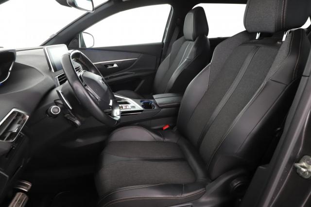 Peugeot 5008 image 1