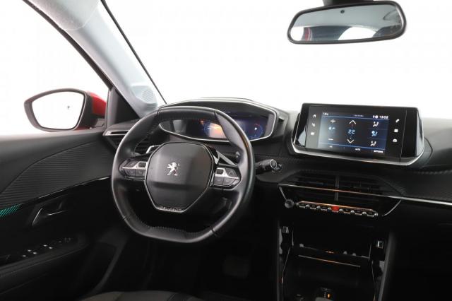 Peugeot 208 image 8