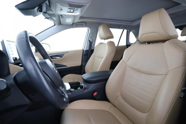 Toyota Rav4 image 2