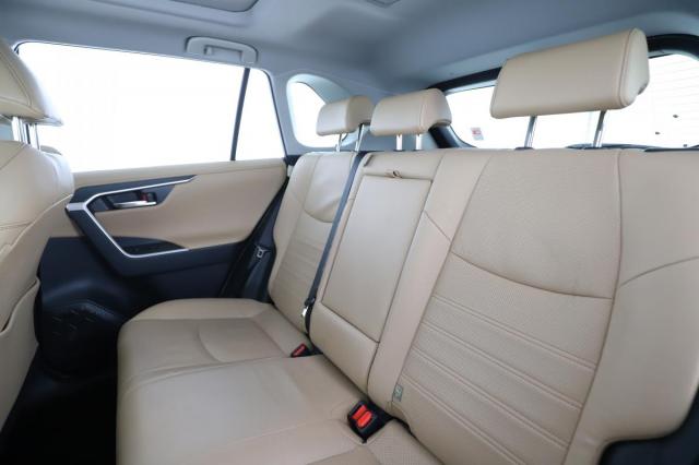 Toyota Rav4 image 7