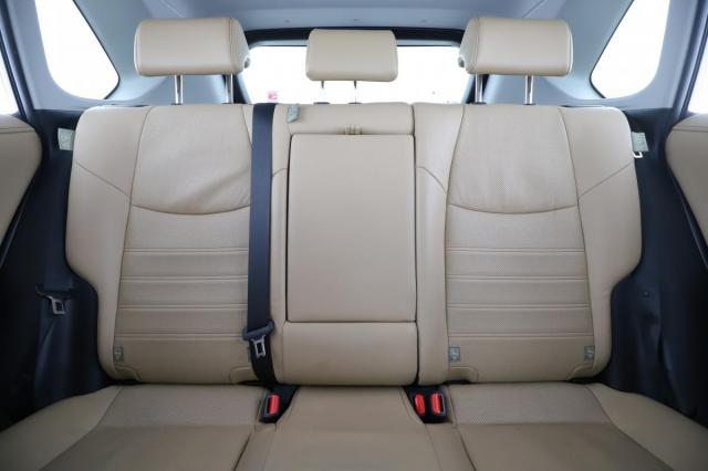 Toyota Rav4 image 6