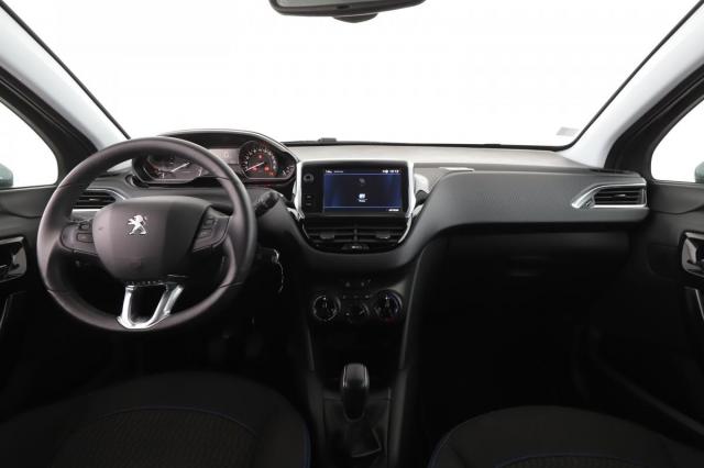 Peugeot 208 image 2