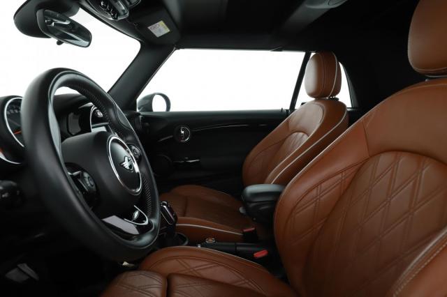 Mini Cabrio image 2