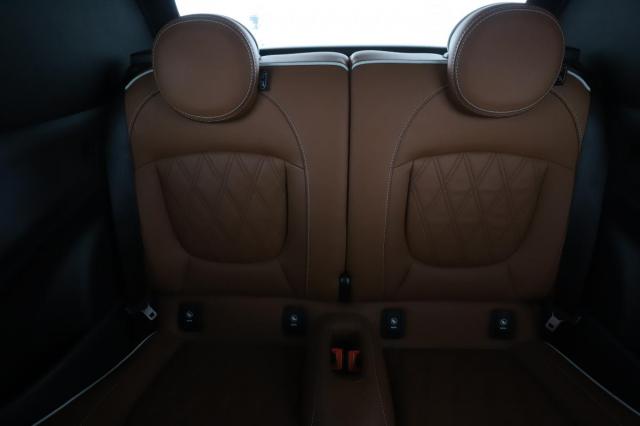 Mini Cabrio image 9