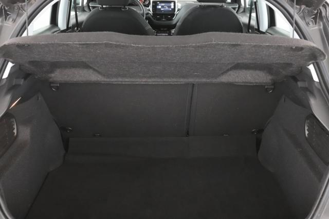 Peugeot 208 image 5