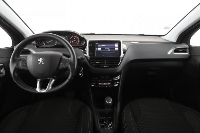 Peugeot 208 image 7