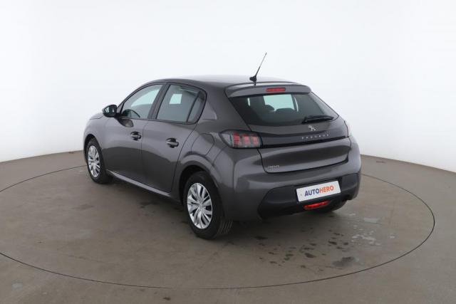 Peugeot 208 image 8