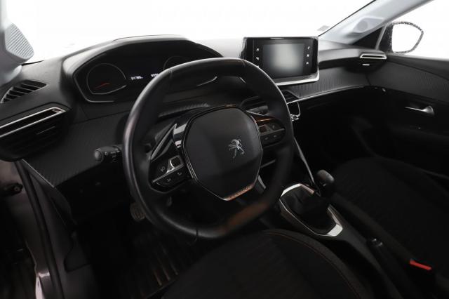 Peugeot 208 image 7