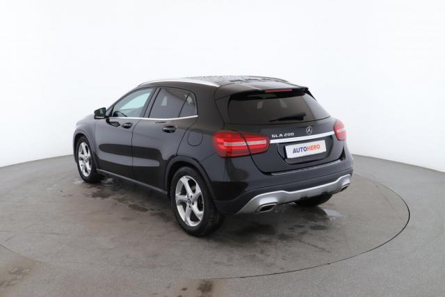 Mercedes Benz Gla image 2