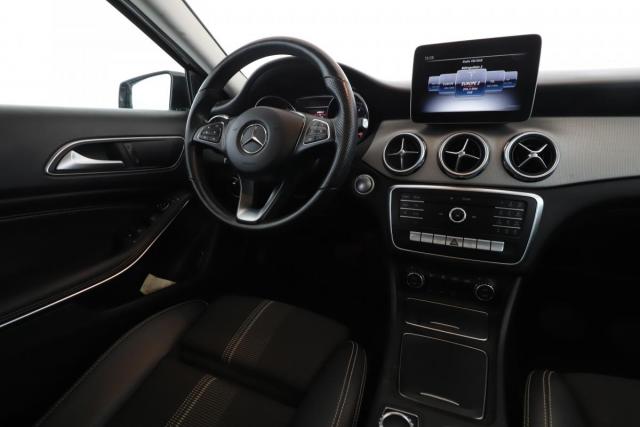 Mercedes Benz Gla image 7
