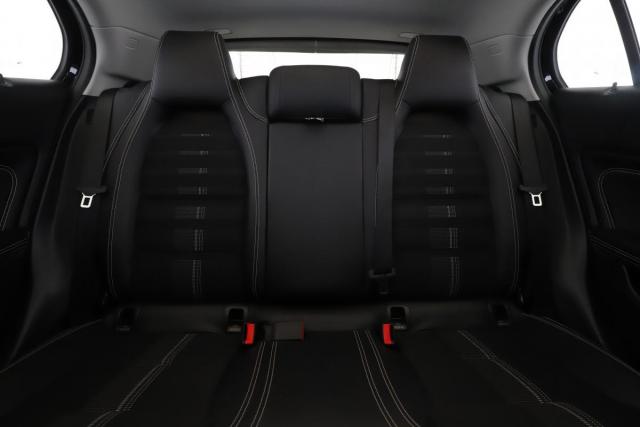 Mercedes Benz Gla image 6