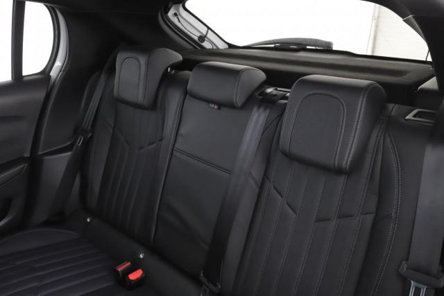 Peugeot 208 image 7