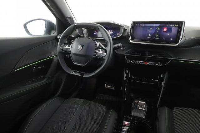 Peugeot 2008 image 2