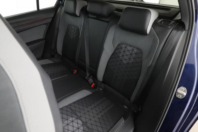 Volkswagen Golf image 9