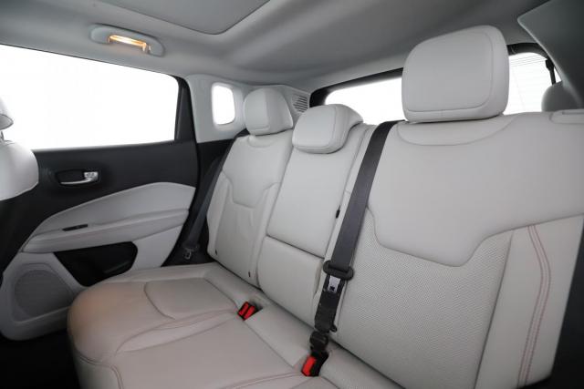 Jeep Compass image 8