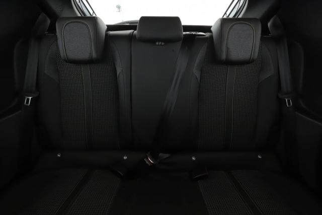 Peugeot 208 image 9