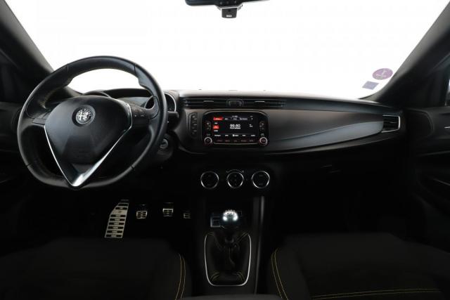 Alfa Romeo Giulietta image 6