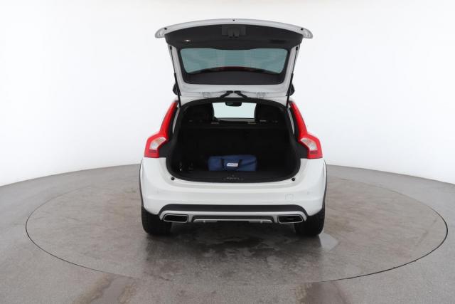 Volvo V60 Cross Country image 7