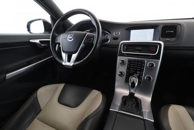 Volvo V60 Cross Country image 8