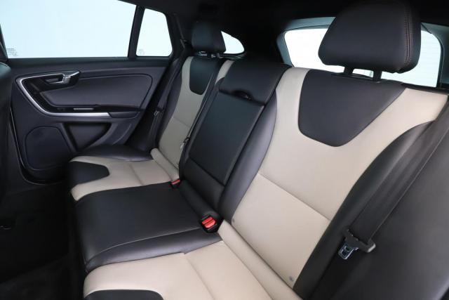 Volvo V60 Cross Country image 6