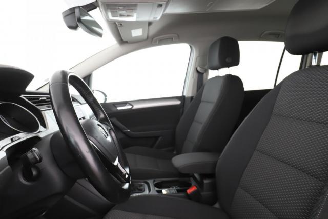 Volkswagen Touran image 2