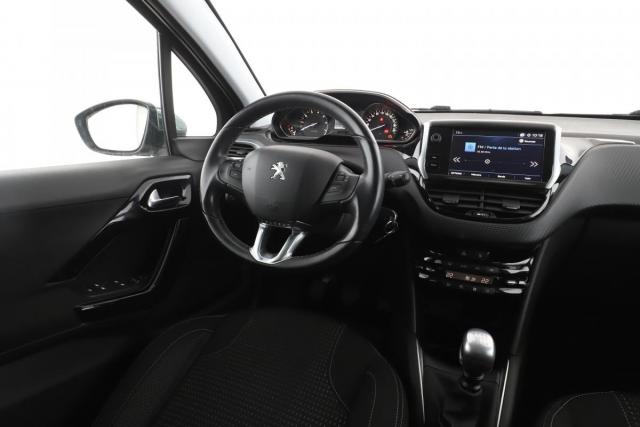 Peugeot 208 image 1