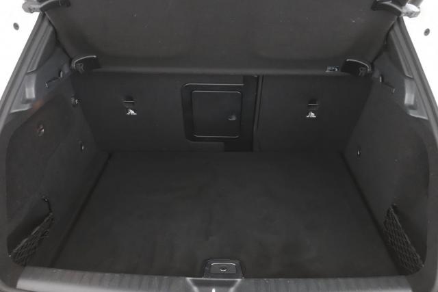 Mercedes Benz Gla image 9