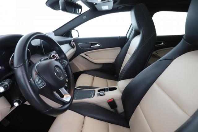 Mercedes Benz Gla image 4
