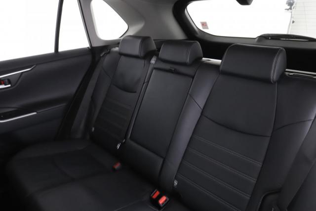 Toyota Rav4 image 5