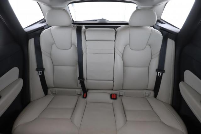 Volvo Xc60 image 8