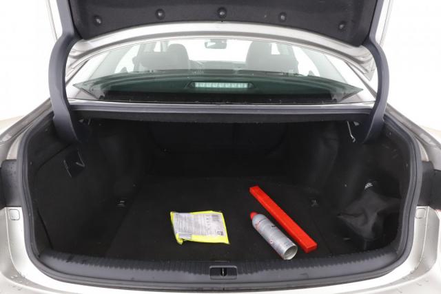Lexus Is image 5