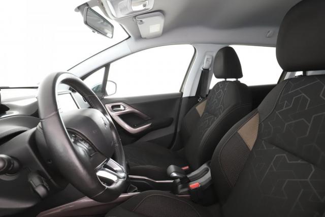 Peugeot 2008 image 3