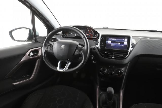 Peugeot 2008 image 6