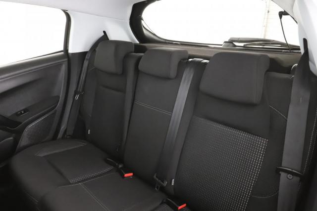 Peugeot 208 image 1
