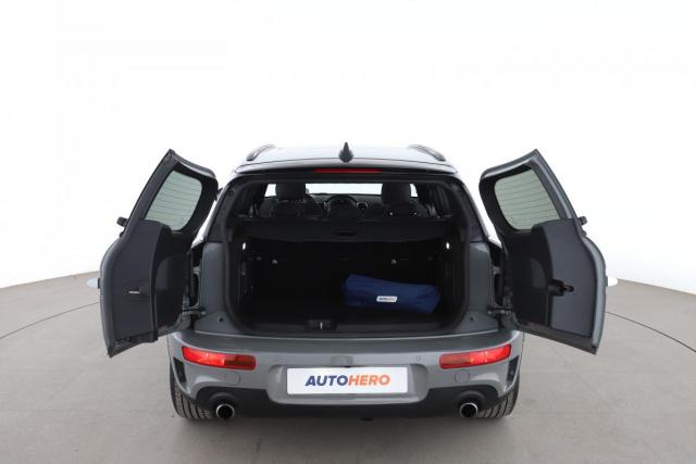 Mini Clubman image 3