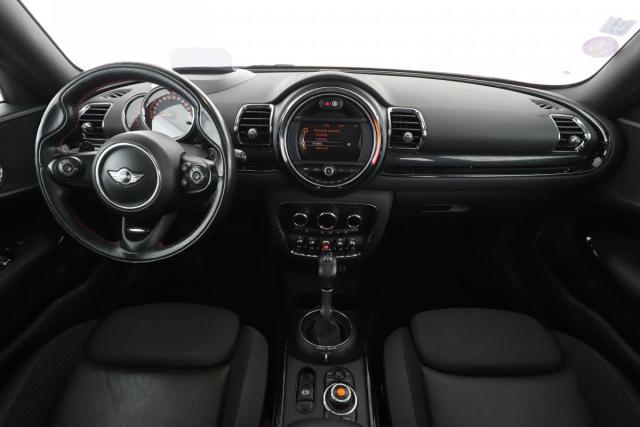 Mini Clubman image 6