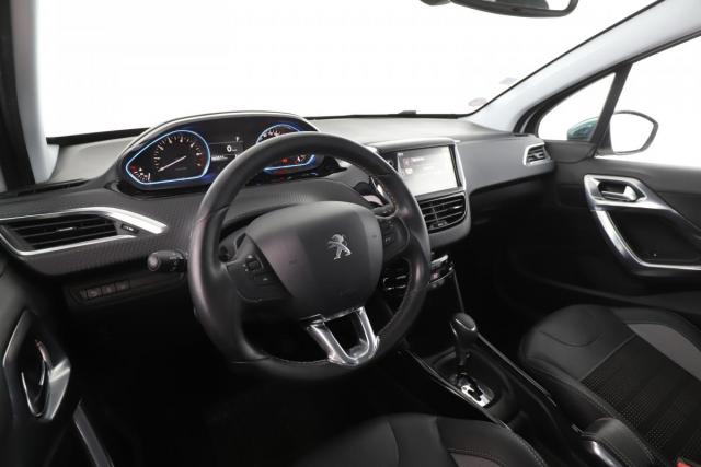 Peugeot 2008 image 7
