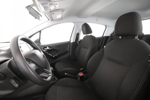 Peugeot 208 image 3