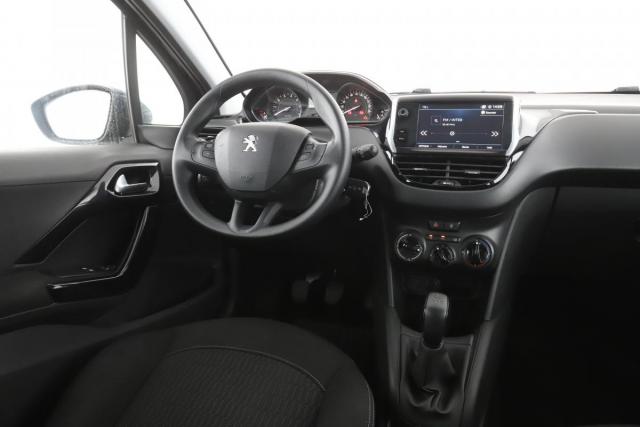 Peugeot 208 image 8