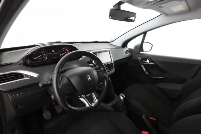 Peugeot 208 image 8