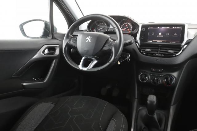 Peugeot 2008 image 8