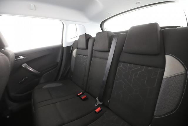 Peugeot 2008 image 2