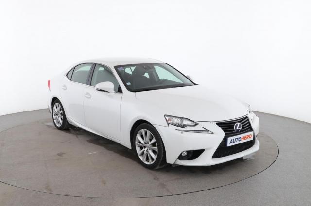 Lexus Is image 2