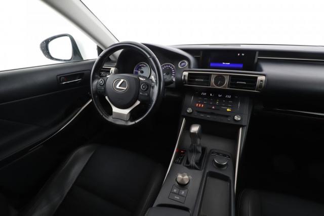 Lexus Is image 1