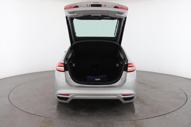 Ford Mondeo image 9