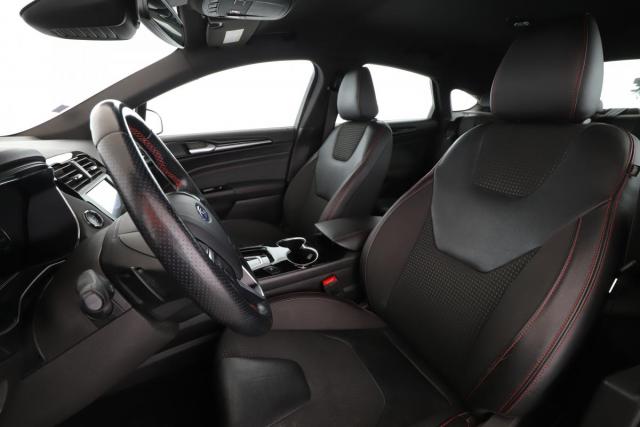 Ford Mondeo image 2