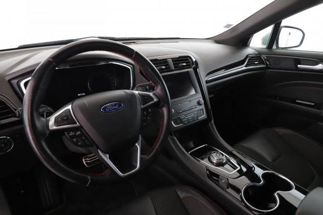 Ford Mondeo image 7