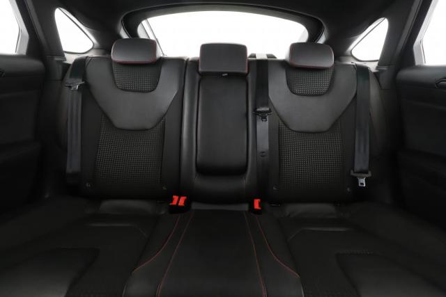Ford Mondeo image 6