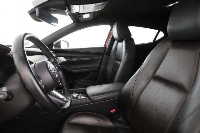 Mazda 3 image 1