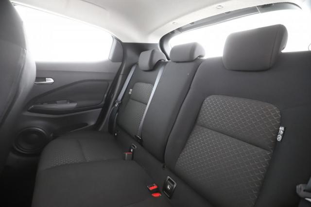 Nissan Juke image 9